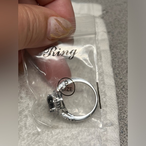 🌸925 Silver and black gemstone ring NEW - Picture 7 of 9